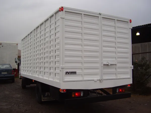Plataforma con baranda alta chevrolet 520CR