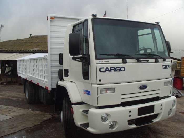 Plataforma con baranda Ford Cargo
