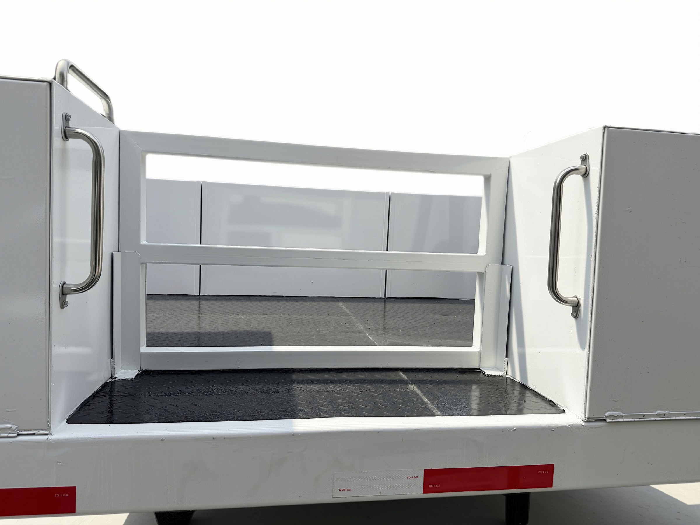 Plataforma con Gavetas para Servicios